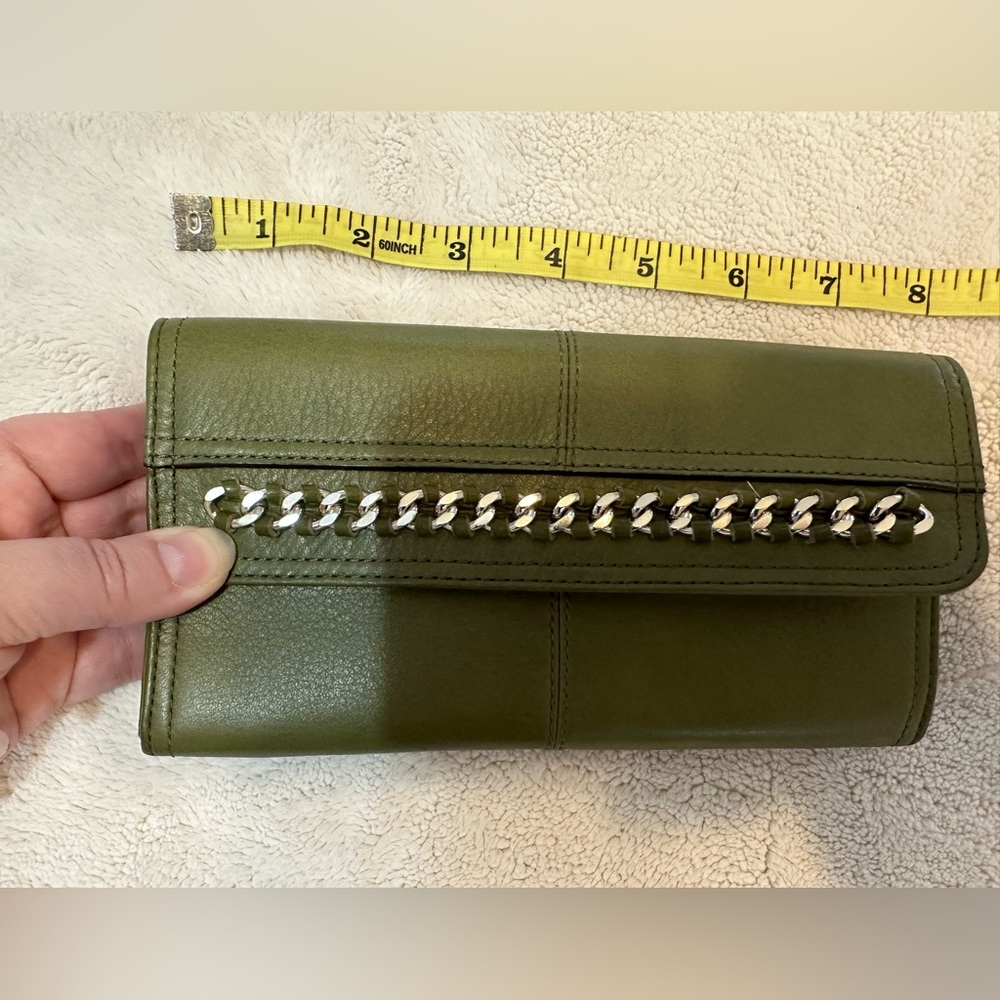 B Makowsky Olive green Leather wallet